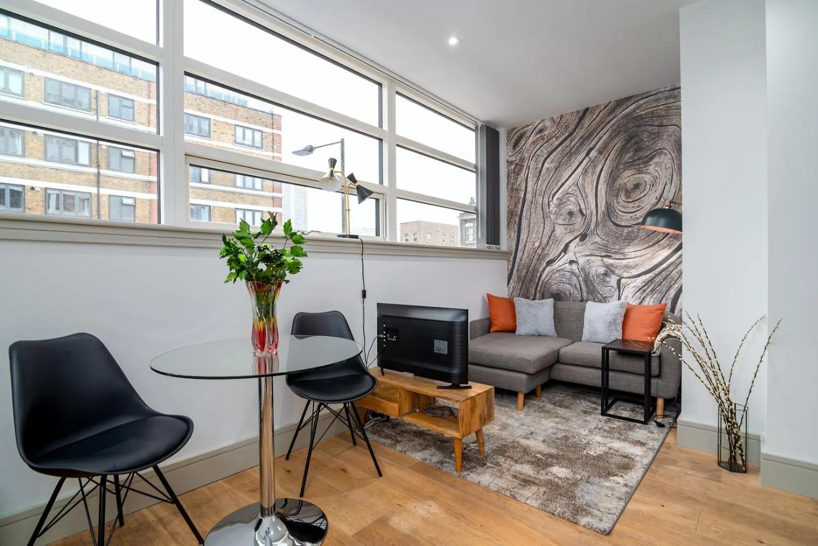 Whitechapel Stay Kindred Home Hosted By Guestready contacts